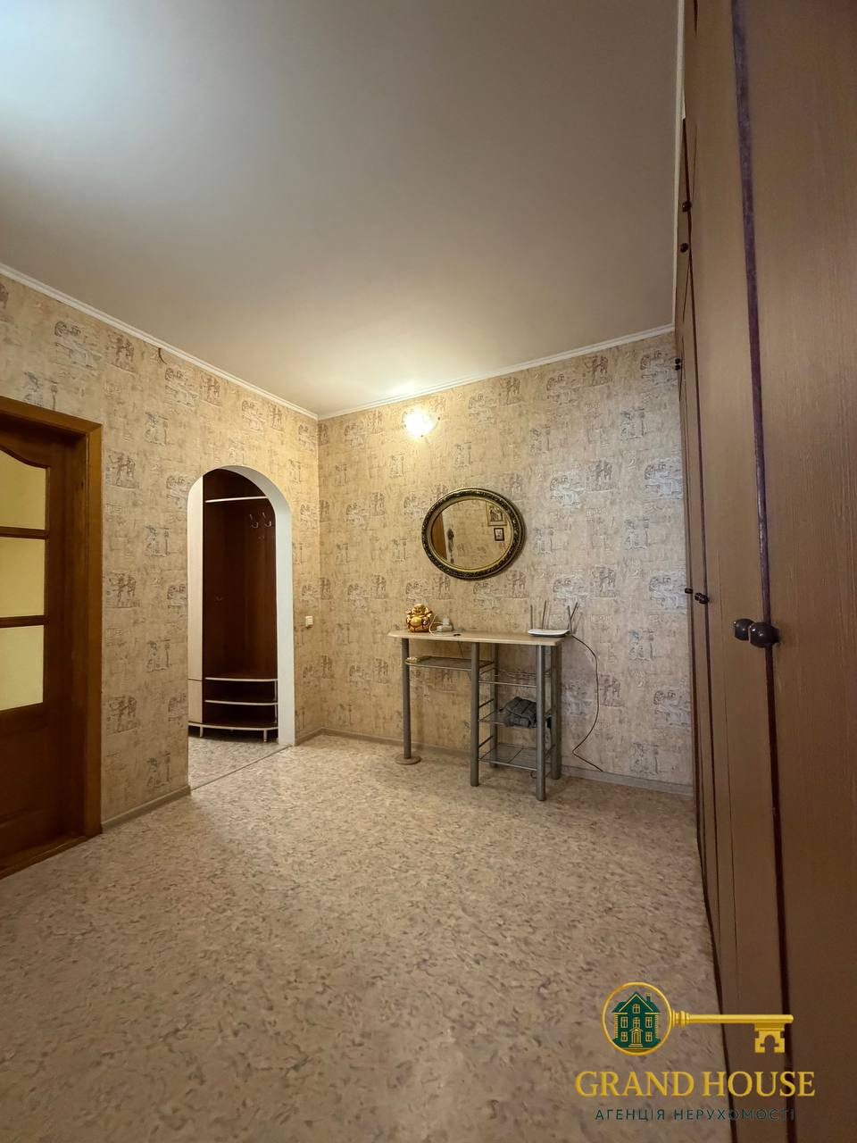 Оренда великої 2-кімнатної квартири на бульварі Вечірньому